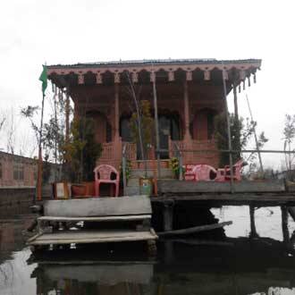 Young Sabeena Houseboat, Srinagar 1